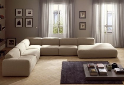 MORBIDONE - composizione divano ad angolo ( divano 2 posti laterale con un bracciolo + angolo quadrato + centrale 2 posti senza braccioli + elemento un posto con pouf ) - SOFA CLUB.