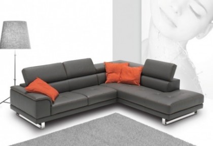 WELCOME - composizione divano ad angolo ( divano 2 posti maxi laterale con un bracciolo + angolo quadrato con penisola ) - poggiatesta reclinabili alzati e piedino TWO - SOFA-CLUB