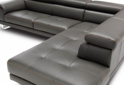 WELCOME - composizione divano ad angolo in pelle  ( particolare della lavorazione trapuntata della seduta ) - SOFA CLUB