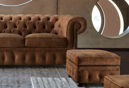 CHESTER - divano classico stile capitonné con pouf coordinato - SOFA CLUB