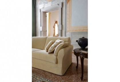 TIFFANY-divano ad angolo - particolare del bracciolo ( divani classici in tessuto ) - SOFA CLUB.